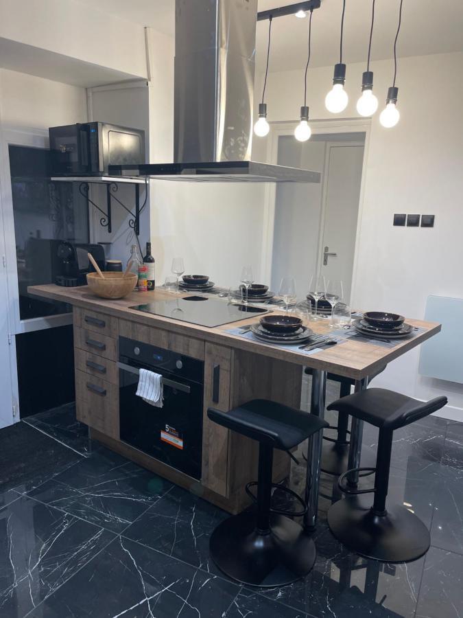 Appartement Hors Du Commun Avec Son Jacuzzi 萨利-德贝阿恩 外观 照片