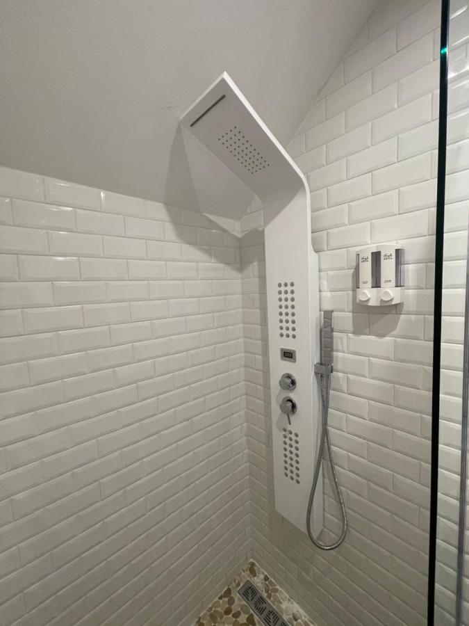 Appartement Hors Du Commun Avec Son Jacuzzi 萨利-德贝阿恩 外观 照片