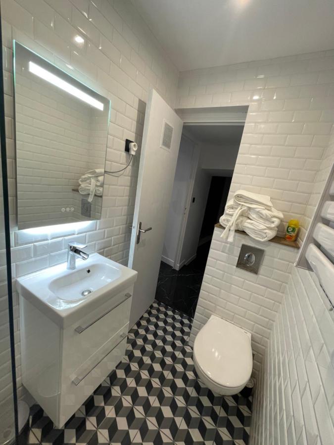 Appartement Hors Du Commun Avec Son Jacuzzi 萨利-德贝阿恩 外观 照片