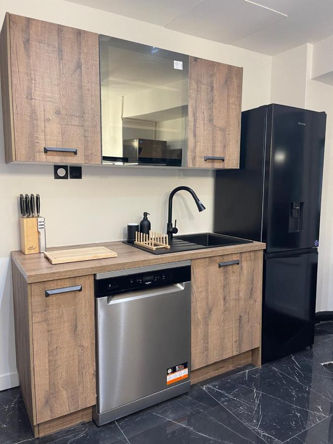 Appartement Hors Du Commun Avec Son Jacuzzi 萨利-德贝阿恩 外观 照片